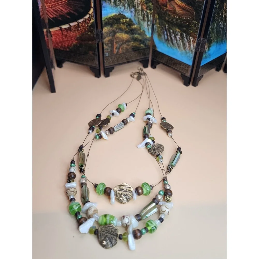 COLDWATER CREEK Three Strand Necklace Green Glass Shell Pieces Brass‎ Tone 20